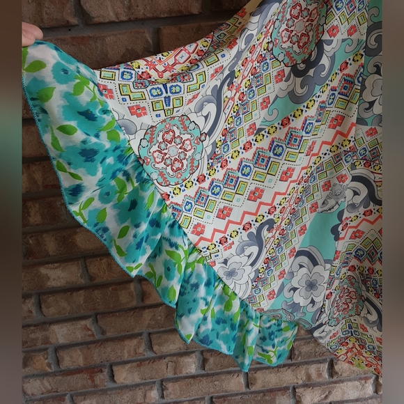 Colorful Patterned Women's Top - Picture 4 of 7